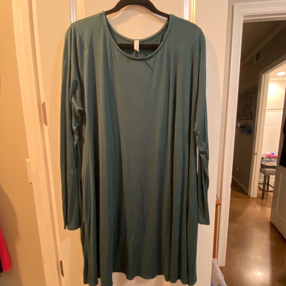 Plus size long sleeve dress with pockets